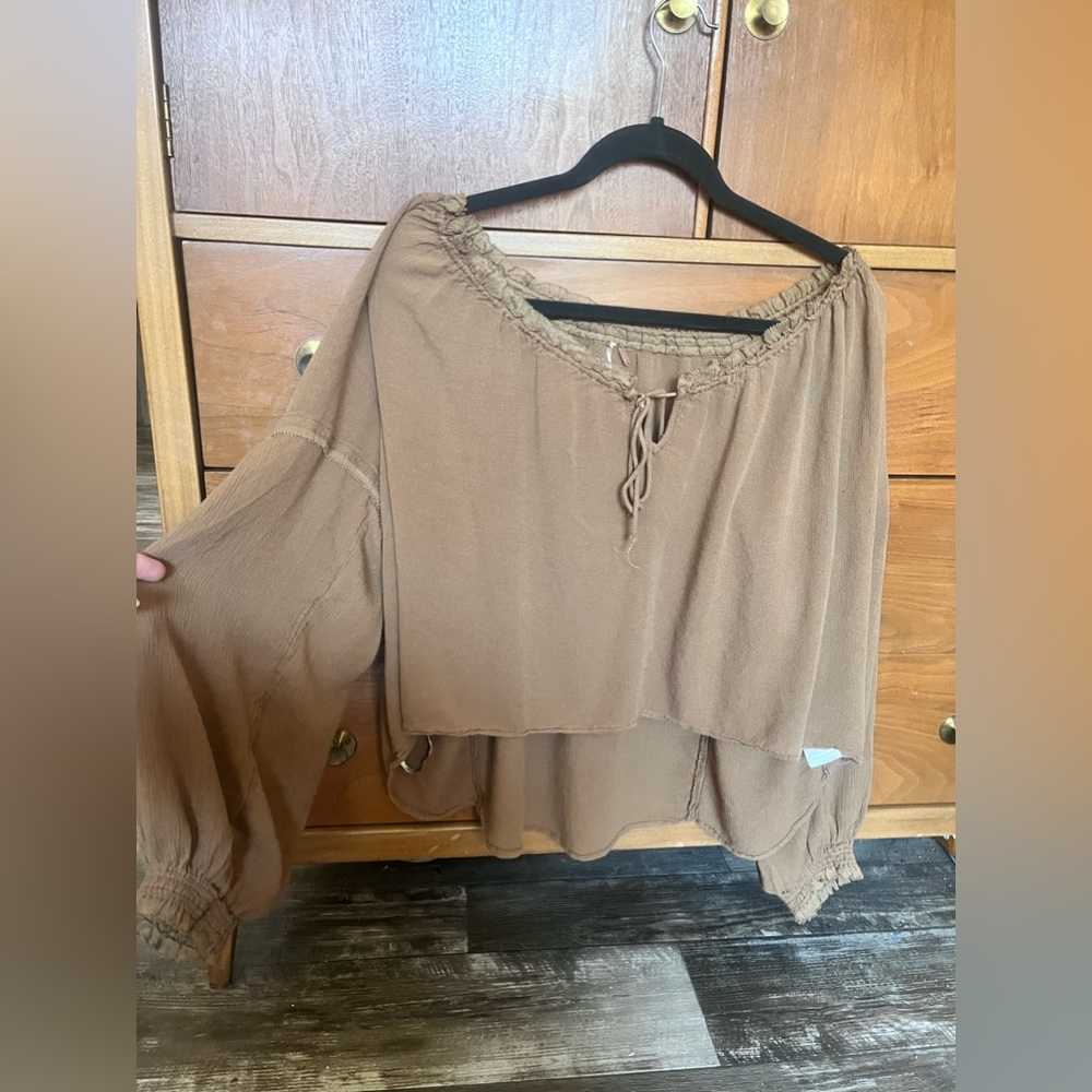 Free People Brown boho flowy crop top cold shoulder bell sleeves • size Large